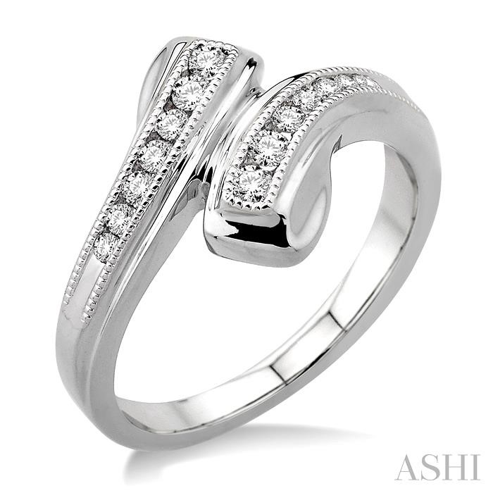 DIAMOND FASHION RING