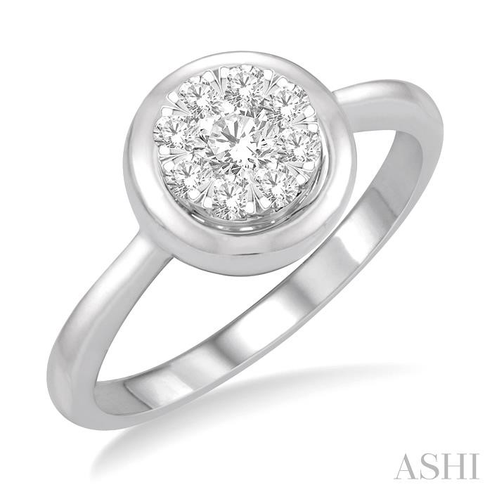 ROUND SHAPE LOVEBRIGHT ESSENTIAL DIAMOND RING