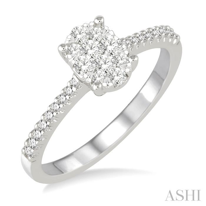 OVAL SHAPE LOVEBRIGHT ESSENTIAL DIAMOND ENGAGEMENT RING