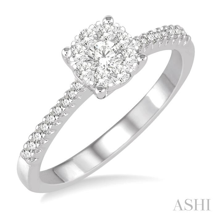 LOVEBRIGHT ESSENTIAL DIAMOND ENGAGEMENT RING