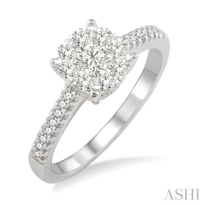 LOVEBRIGHT ESSENTIAL DIAMOND ENGAGEMENT RING