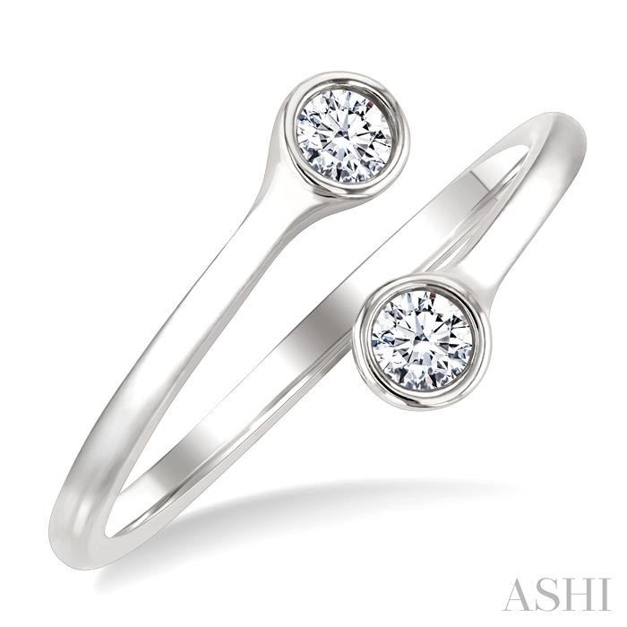Round Shape Bezel Set Diamond Fashion Ring
