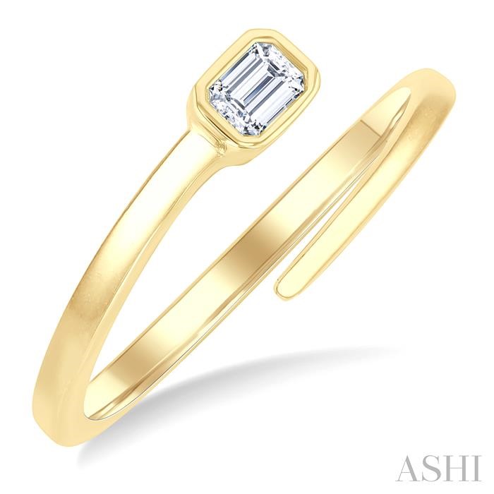 Emerald Shape Bezel Set Diamond Fashion Ring
