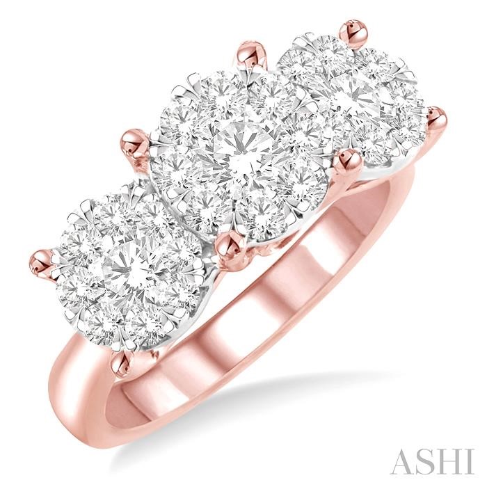 PAST PRESENT & FUTURE LOVEBRIGHT ESSENTIAL DIAMOND ENGAGEMENT RING