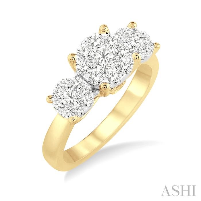 PAST PRESENT & FUTURE LOVEBRIGHT ESSENTIAL DIAMOND ENGAGEMENT RING