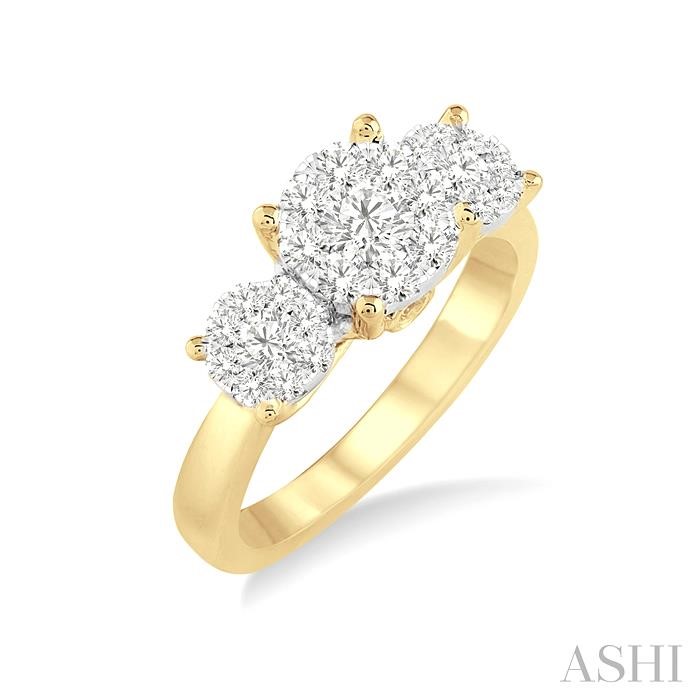 PAST PRESENT & FUTURE LOVEBRIGHT ESSENTIAL DIAMOND ENGAGEMENT RING