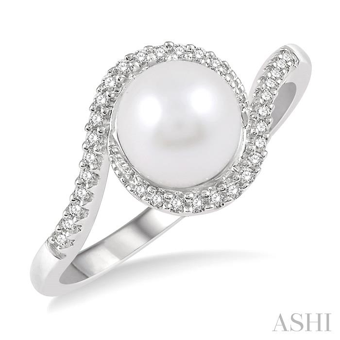 PEARL & DIAMOND FASHION RING