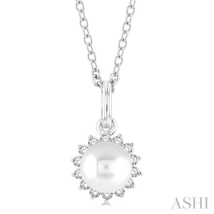 PEARL & PETITE HALO DIAMOND FASHION PENDANT