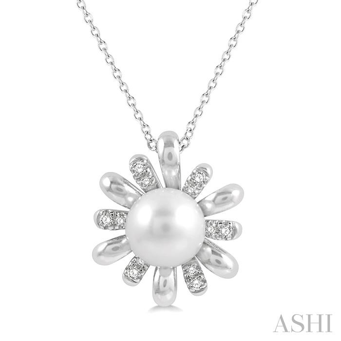 PEARL & DIAMOND FASHION PENDANT