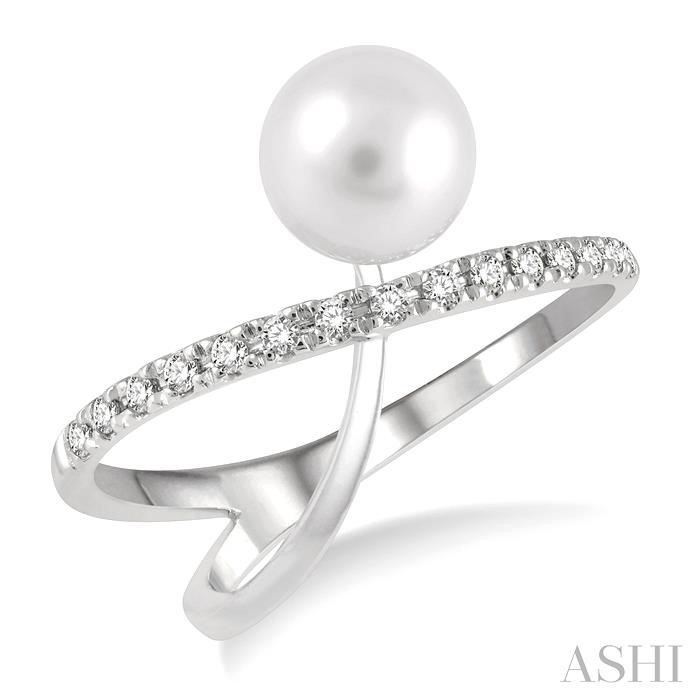 PEARL & DIAMOND FASHION RING