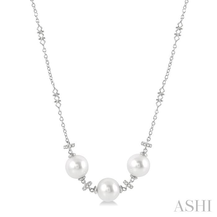 PEARL & DIAMOND FASHION NECKLACE