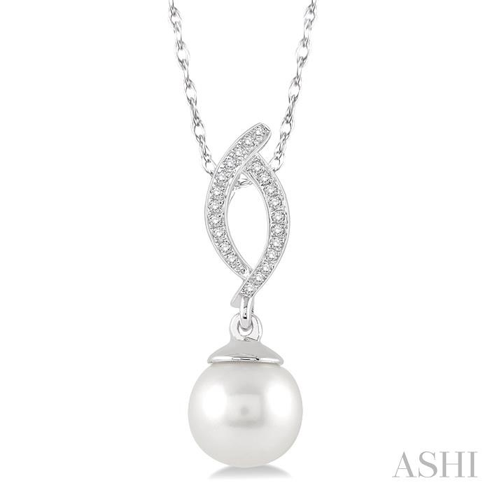 PEARL & DIAMOND FASHION PENDANT