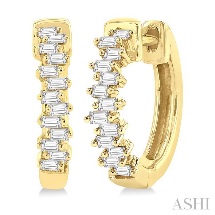 SCATTER PETITE BAGUETTE DIAMOND HUGGIE FASHION EARRINGS