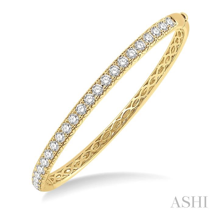 STACKABLE DIAMOND BANGLE