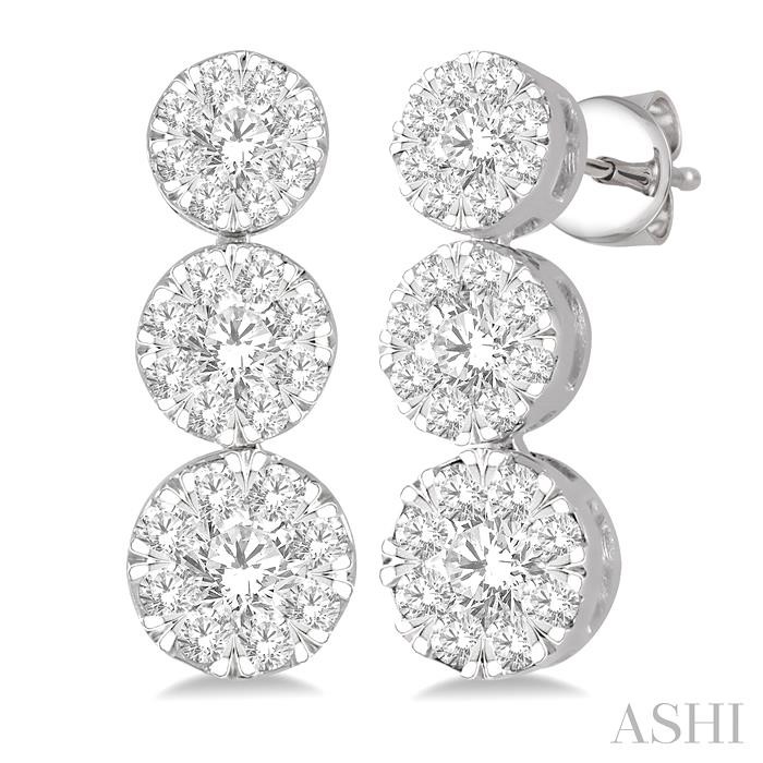 PAST PRESENT & FUTURE LOVEBRIGHT ESSENTIAL DIAMOND EARRINGS